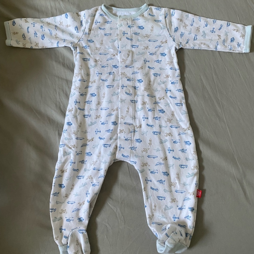 Magnificent baby - magnetic me 100% cotton footie.